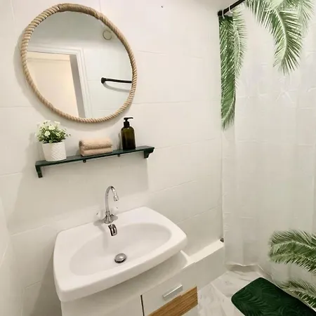 Grand Neuf, Lumineux Et Au Calme ! Equipe - * أجاكسيو