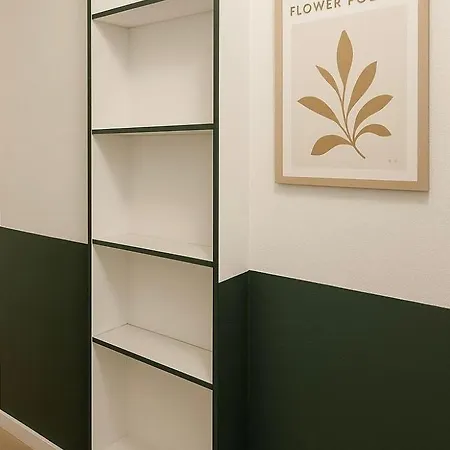 Grand Neuf, Lumineux Et Au Calme ! équipé -